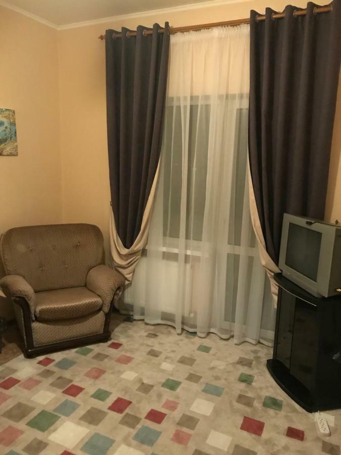 Отель "Natali" Mykolaiv Exterior photo
